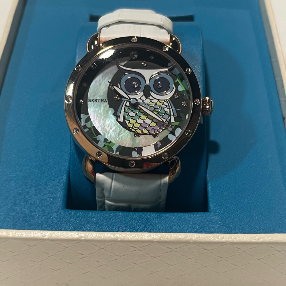 Women's White Leather Owl Dial Watch